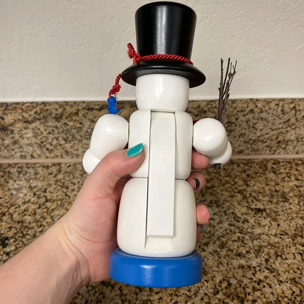 NWOT Christian Ulbricht Snoan Nutcracker Seiffener Nussnackerhaus 8.5”